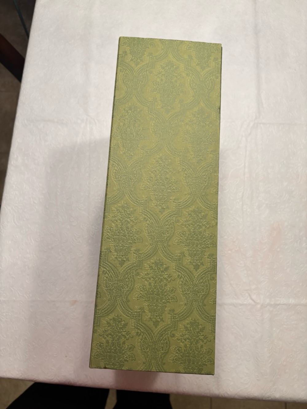 Gucci Olive Green Embossed Designer Box - Picture 4 of 11